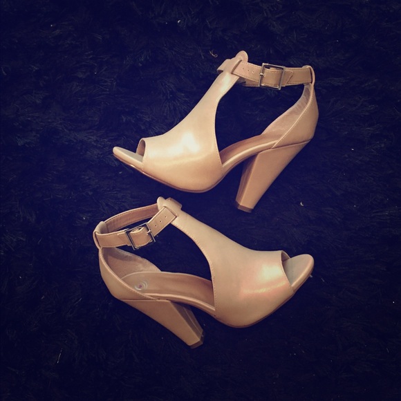 Nude peep toe heels