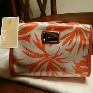 Micheal Kors cosmetic bag