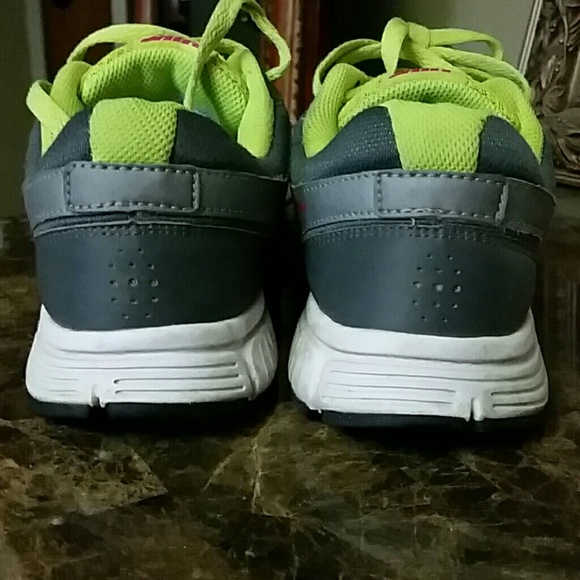 ❌SOLD❌NIKE REVOLUTION - Picture 3 of 4