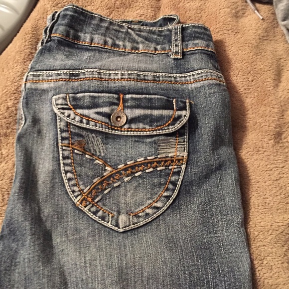 Jean Capri - Picture 1 of 3