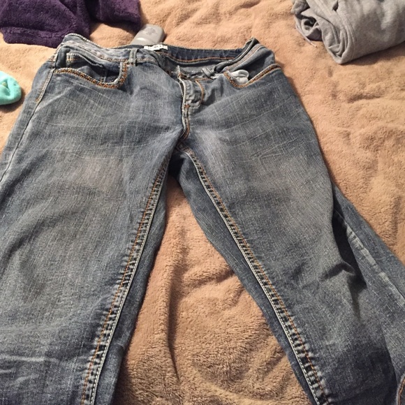 Jean Capri - Picture 3 of 3