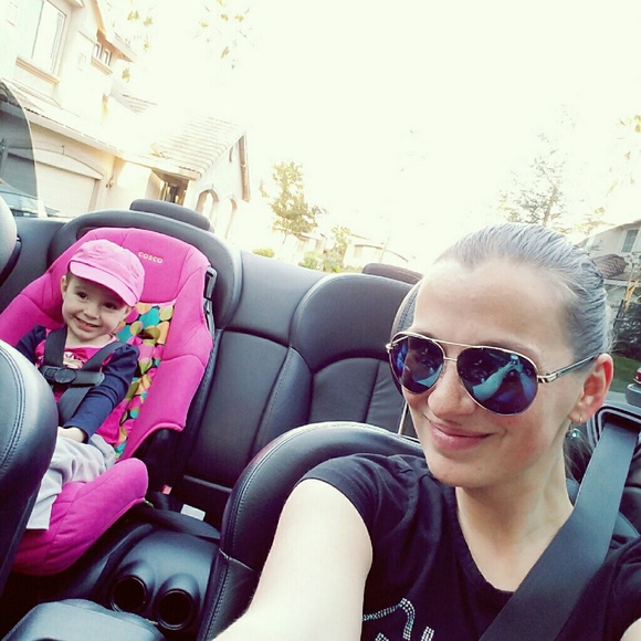 // Meet your seller/buyer // - Picture 2 of 3