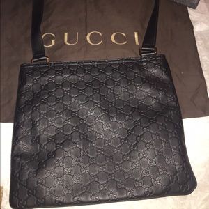 Gucci Authentic Women's purse NWOT BLACK