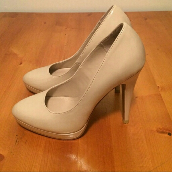 Traded-NWOT tan stilettos