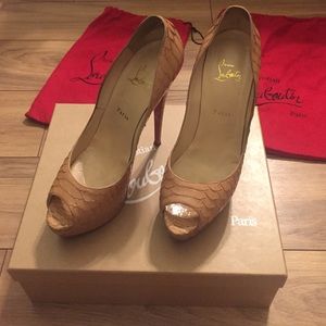Christian Louboutin Lady Peep Python