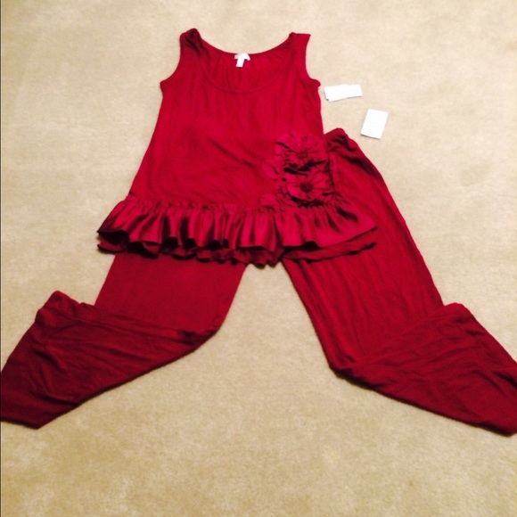 Tart Tart Intimates Cranberry 2 PC PJ Set NEW🎄🎄🎄HP🎉 from V's closet on Poshmark