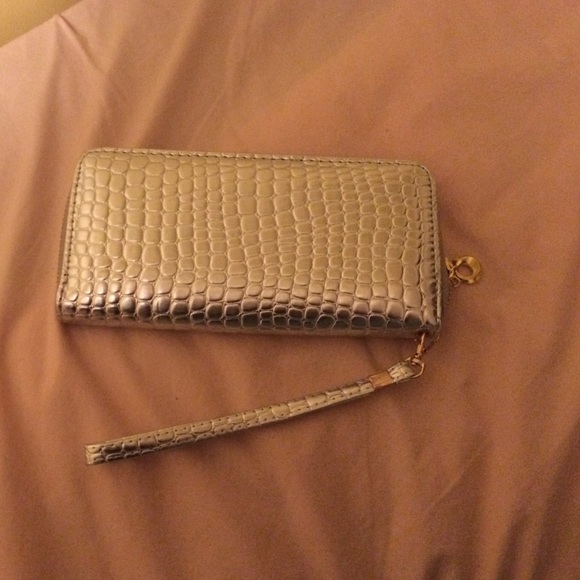 Silver Faux Metallic Alligator Print Clutch