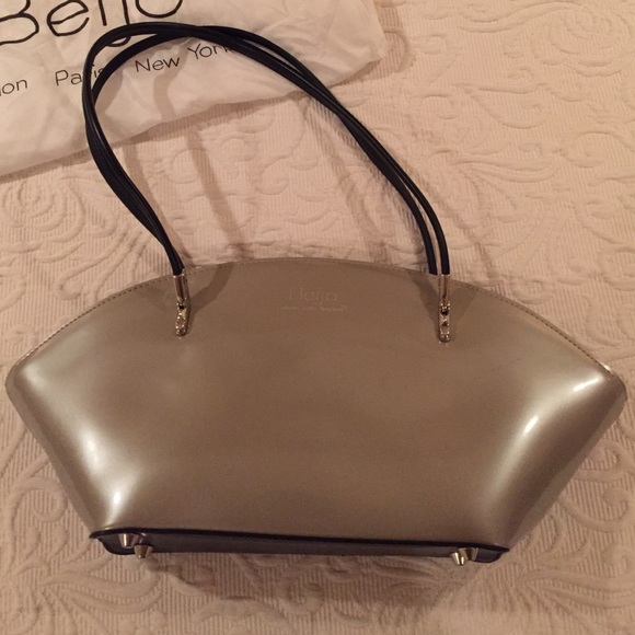 Beijo purse.