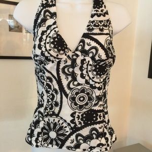 White House tie back tank