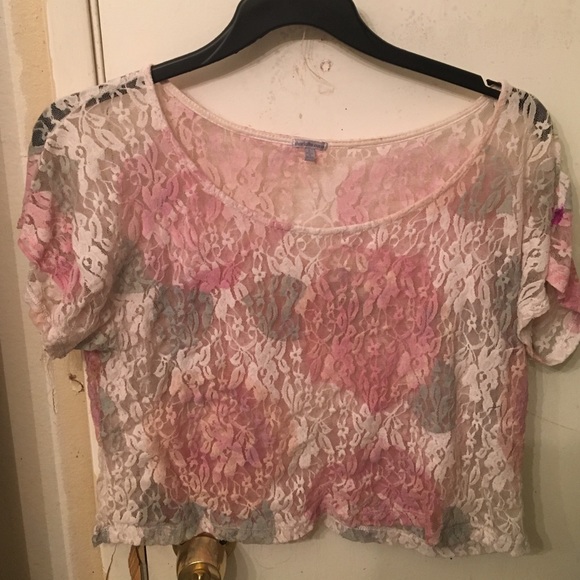 🌺 Floral lacy crop top 🌺