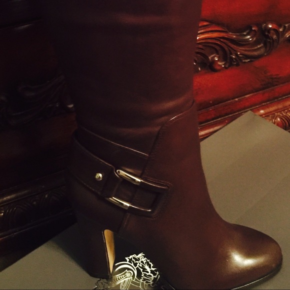 Gorgeous Vince Camuto boots - Picture 2 of 3