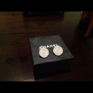 I'm in the mood for cleaning out my closet!