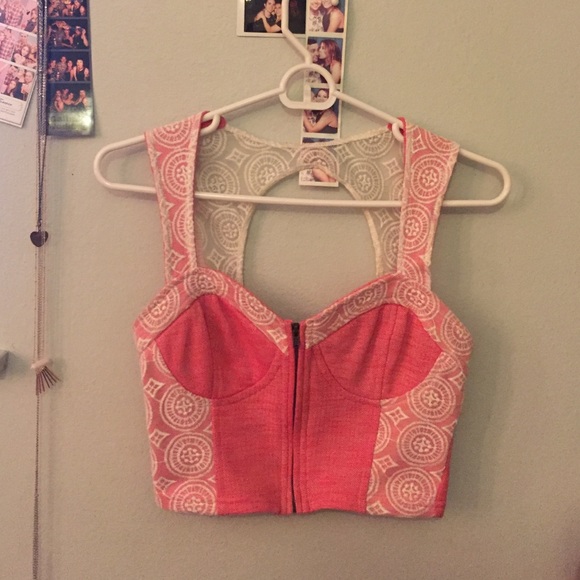 Urban outfitters crop top. Size small.