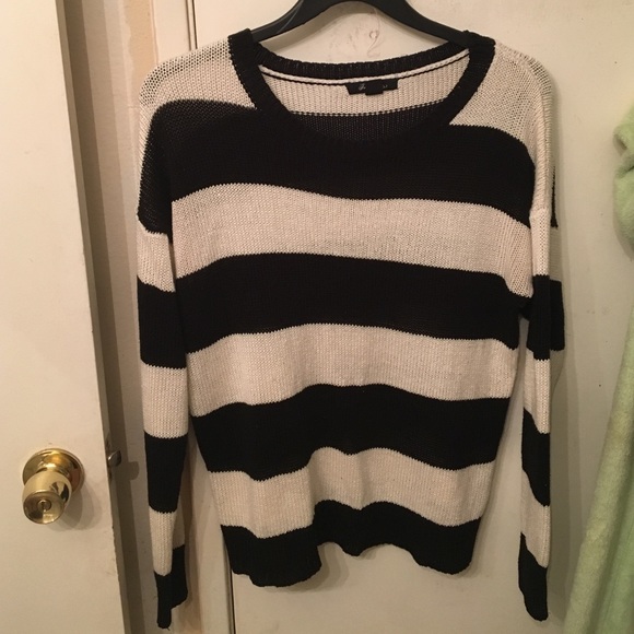 ▫️▪️ Black and white striped sweater ▪️▫️