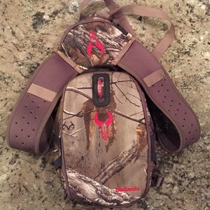 Badlands binoculars case.