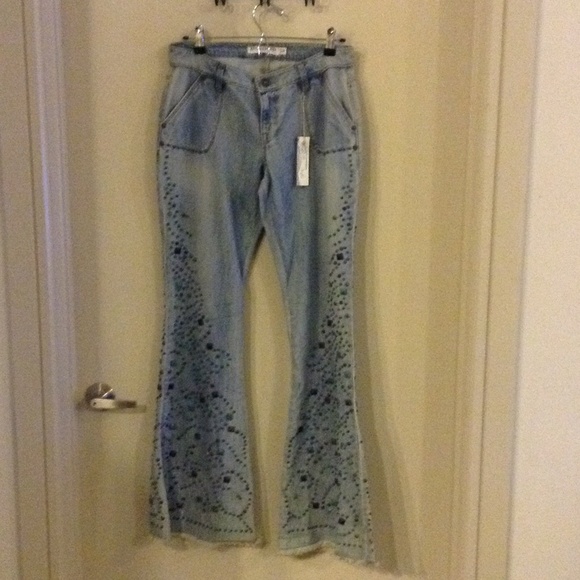 🇺🇸SOLD🇺🇸 Artisan de Luxe Chelsea Studded Flare