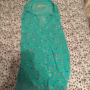 Hollister Sleeveless Collared Shirt