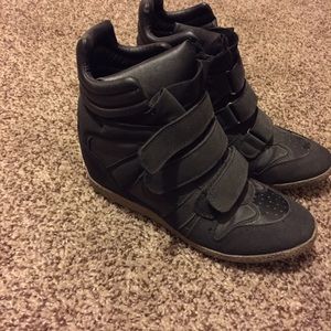 Sneaker wedges