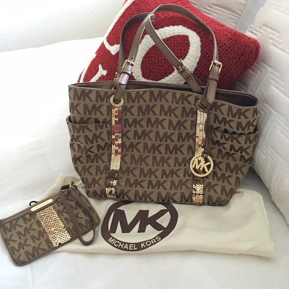Michael Kors Jet Set Tote and matching wallet