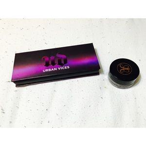 Eyeshadow and dipbrow