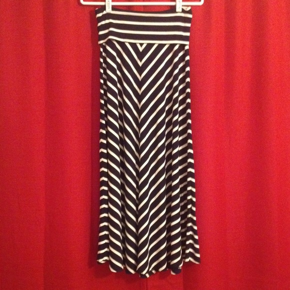 Old Navy Dresses & Skirts - *FINAL SALE* Old Navy Maxi skirt