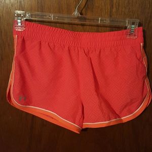 NWOT Underarmour running shorts