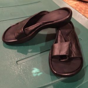 Enzo Angolini Black Leather Thong Sandals