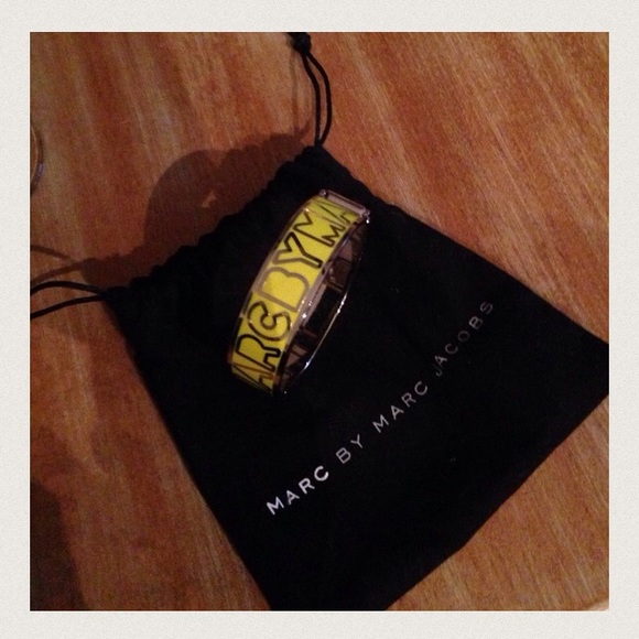 MARC BY MARC JACOBS "Classic Marc" Logo Bangle