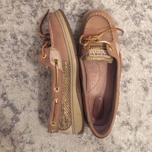 Sperry Angelfish- size 8- gold foil pattern