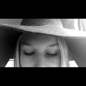 Meet your Posher, Gwenyth