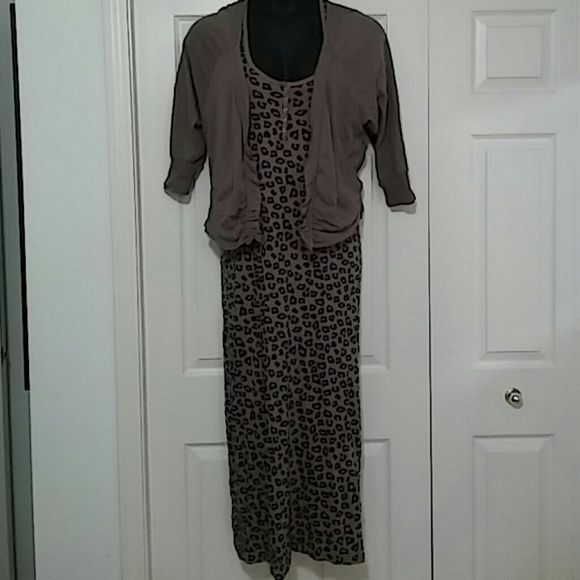 Xhilaration Dresses & Skirts - Animal print dress