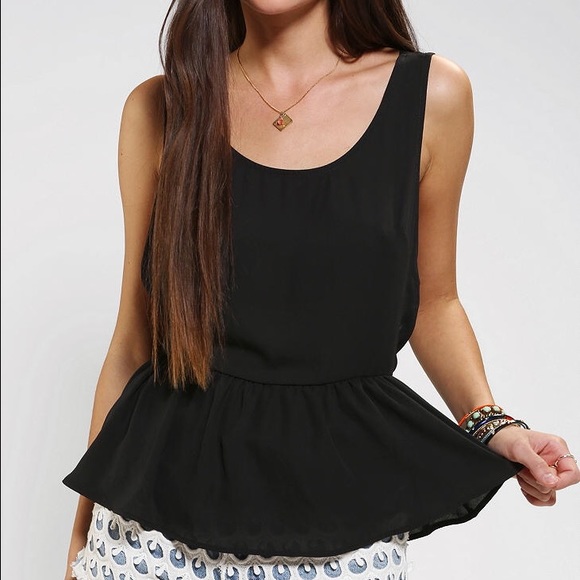 ❌SOLD Urban Outfitters Bow Tank Top-Ruffled Peplum - Picture 3 of 4