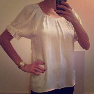 🎉FLASH SALE 🎉Express Cream Blouse!