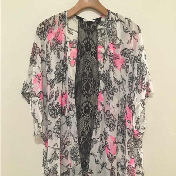 LUSH Black and white lace back kimono