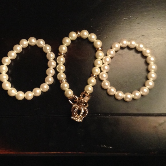 Juicy couture 3 bracelet set. - Picture 1 of 2