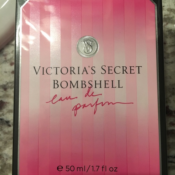 Victoria Secret BOMBSHELL eau de parfum. Brand new