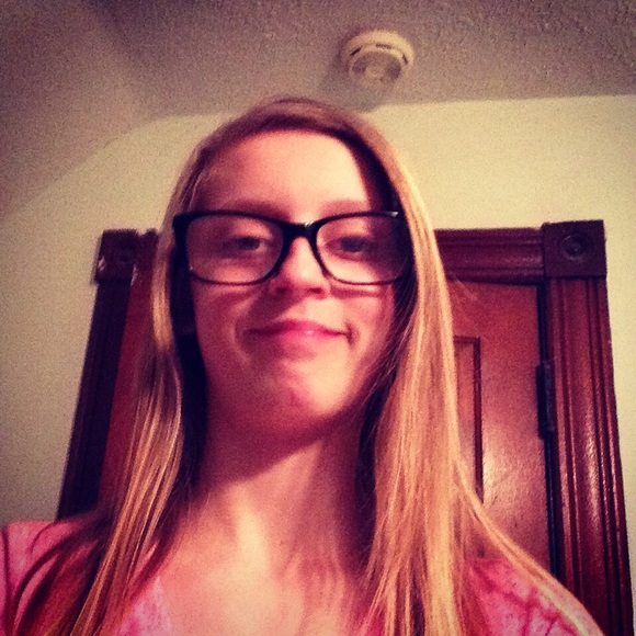 Meet your Posher, Carlie