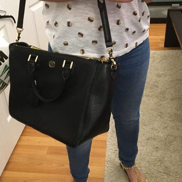 SOLD Tory Burch Robinson Pebbled Square Tote - Picture 2 of 4