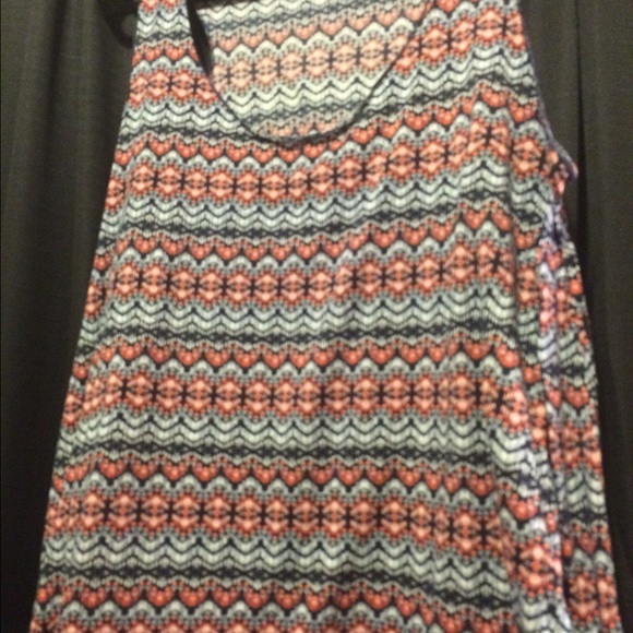 Patterned tank