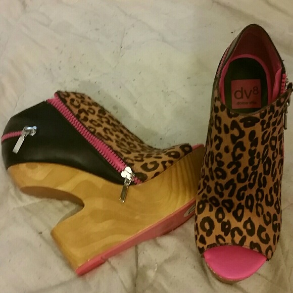 Wood Heels - Picture 1 of 1