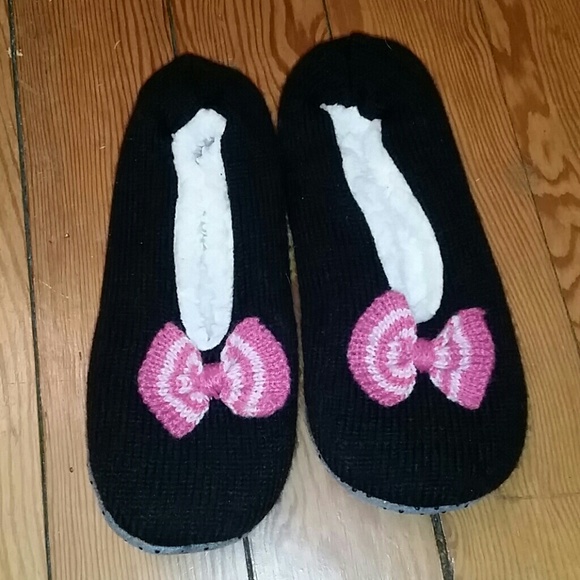 *NEW*Adorable soft knit slippers
