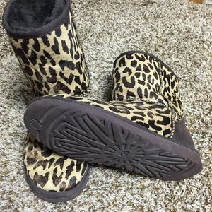 Leopard print uggs size 7