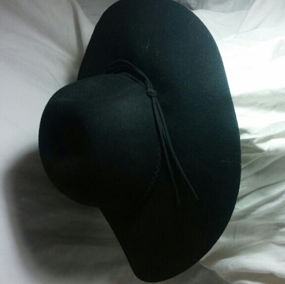 Black sun hat