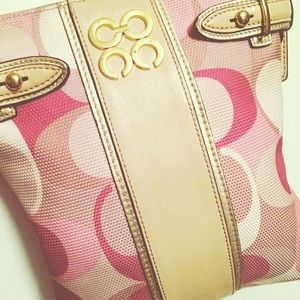 Coach signature swingpack crossbody bag