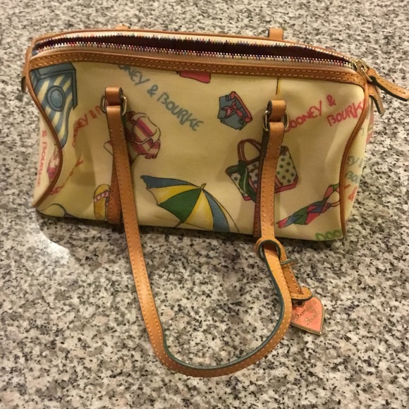 Dooney & Bourke cream handbag - Picture 1 of 4