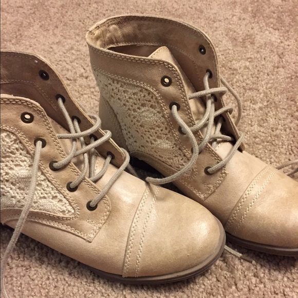 Super cute ankle boots🎀