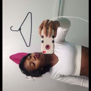 Meet your Posher, Nakia