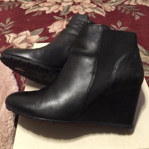Clarks black wedge bootie