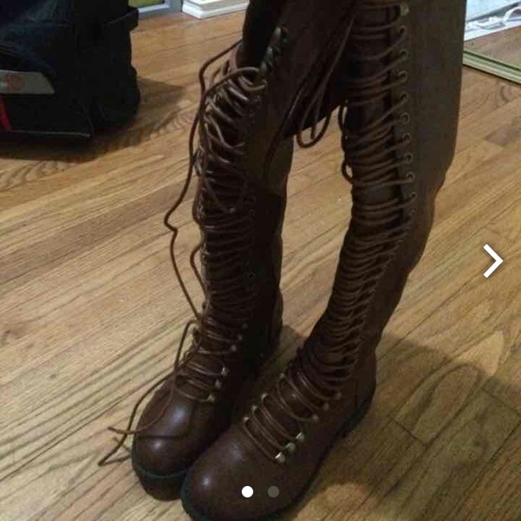 Knee high boots $35 on Ⓜ️
