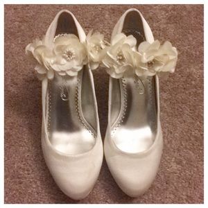 (Last Call Before Donation) David's Bridal Heels